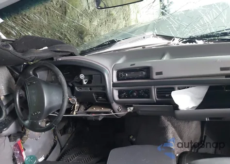 1997 Ford F-350 Xl z USA, uszkodzony, nr VIN 1FTJW36F5VEC31437